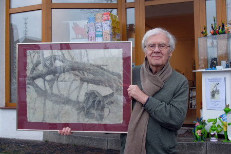 Walter Herzog, hier zu sehen mit seinem Werk "Elbweide",  gehört zu den renommiertesten Grafikern Deutschlands.