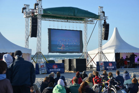 Die Fotoshow "Rostocker Horizonte" am Strand von Warnemünde war rundum gelungen.