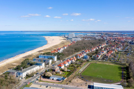 Seit Jahren wird im Ortsbeirat und in der Rostocker Stadtverwaltung über Perspektiven des zum Friedrich-Ludwig-Jahn-Sportpark gehörenden Rasenplatz diskutiert. Elke Watzema, Leiterin des Amts für Schule und Sport, sprach in der jüngsten OBR-Sitzung über den Stand der Dinge.//Foto (Archiv): Taslair Seit Jahren wird im Ortsbeirat und in der Rostocker Stadtverwaltung über Perspektiven des zum Friedrich-Ludwig-Jahn-Sportpark gehörenden Rasenplatz diskutiert. Elke Watzema, Leiterin des Amts für Schule und Sport, sprach in der jüngsten OBR-Sitzung über den Stand der Dinge.//Foto (Archiv): Taslair