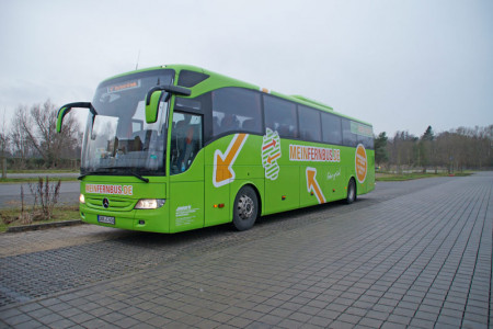 MeinFernbus darf die neue Haltstelle offenbar noch nicht nutzen. MeinFernbus darf die neue Haltstelle offenbar noch nicht nutzen.