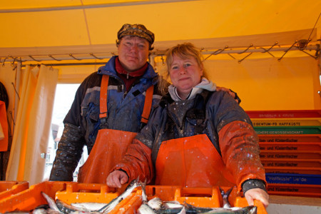 Daniela und Ingo Pinnow sind auf das bevorstehende Heringsfest bestens vorbereitet. Daniela und Ingo Pinnow sind auf das bevorstehende Heringsfest bestens vorbereitet.