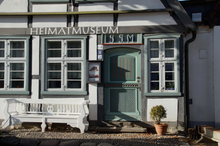 Flugplatz: Vortragswiederholung im Heimatmuseum Warnemünde