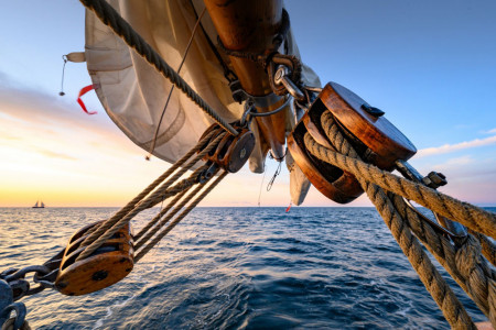 Tauwerk wird bei der Hanse Sail künftig nicht nur auf den Schiffen, sondern auch bei einem besonderen Wettbewerb genutzt: Bei der Seeschlacht um die Schleppleine//Foto: Holger Martens