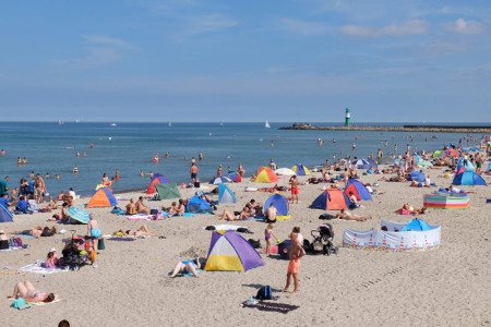 Mit dem Hochdruckgebiet "Gerd" ist der Sommer nach Warnemünde zurückgekehrt. Und das Schönste: Bis Sonntag soll sich daran nichts ändern.