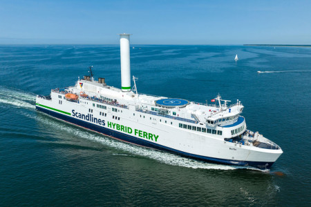 Mit der F&auml;hre entspannt in den Sommerurlaub starten: Scandlines bietet in dieser Saison 150.000 g&uuml;nstige Low Price-Tickets f&uuml;r die Verbindungen nach D&auml;nemark an.//Foto: Taslair, Scandlines