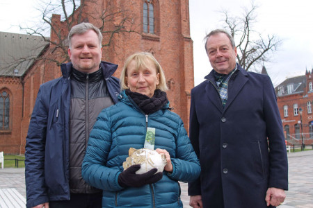 Unterstützen die Idee eines Brunnen Neubaus auf dem Kirchenplatz in Warnemünde: Mathias Stagat, Billy Parczyk und Alexander Prechtel (v.l.).