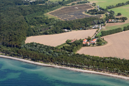 Der Solarpark Stoltera ist die größte Solaranlage Rostocks.
