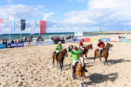 Es wird wieder spannend: Warnemünde lädt am Wochenende zum 13. IceGuerilla Beach Polo World Masters by Polar Twist.//Foto (Archiv): Holger Martens Es wird wieder spannend: Warnemünde lädt am Wochenende zum 13. IceGuerilla Beach Polo World Masters by Polar Twist.//Foto (Archiv): Holger Martens