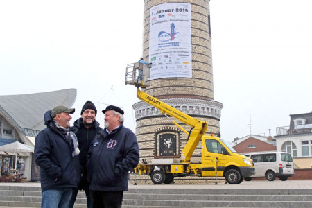 Trafen sich heute zum Fachsimpeln am Turm: Torsten Sitte, Olaf Altermann und Klaus M&ouml;ller (v.l.)