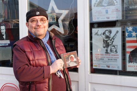 Andreas "Doc" Buhse lädt zur Veranstaltungsreihe Club der toten Sänger im Café Ringelnatz.