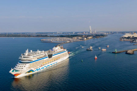 Wenn am 21. September AIDAmar (Foto) und AIDAdiva auslaufen, wird in Warnemünde Port Party gefeiert.//Foto (Archiv): Taslair Wenn am 21. September AIDAmar (Foto) und AIDAdiva auslaufen, wird in Warnemünde Port Party gefeiert.//Foto (Archiv): Taslair