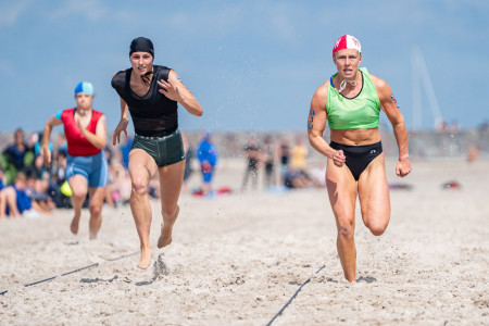 Olivia Binde (r.) sprintet zum Sieg//Foto: Daniel-André Reinelt 