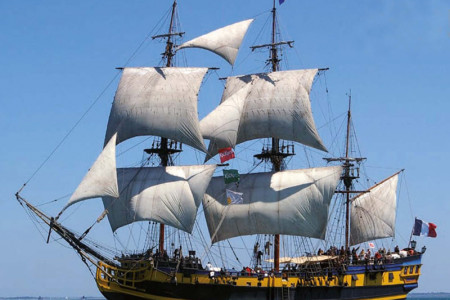 Erstanlauf in Rostock: die Fregatte "Etoile du Roy" aus Frankreich kommt zur 25. Hanse Sail. Erstanlauf in Rostock: die Fregatte "Etoile du Roy" aus Frankreich kommt zur 25. Hanse Sail.