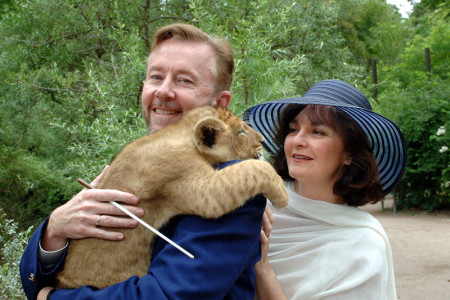 Fanny und Cosima – auf diese Namen taufte Dirigent Peter Leonard den Trampeltier-Nachwuchs gemeinsam mit Zoo-Direktor Udo Nagel. 