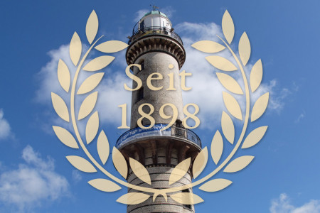 Heute drehte sich alles um den Warnemünder Leuchtturm. Vor genau 125 Jahren, am 19. Oktober 1898, sandte er erstmals seine Lichtstrahlen über die Ostsee.