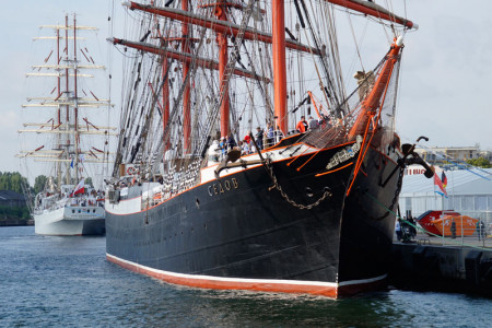 Die Viermast-Bark "Sedov" besucht Warnemünde und lädt zu Open Ship ein.