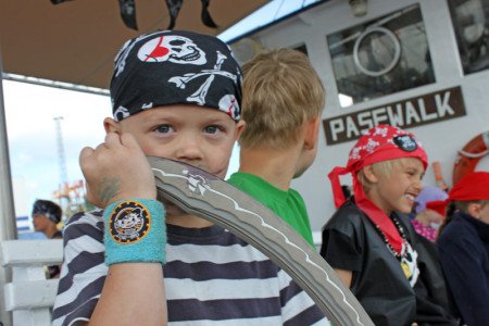 Kinderprogramm von der Tourismuszentrale: Piratenfahrt auf dem Kutter „Pasewalk“