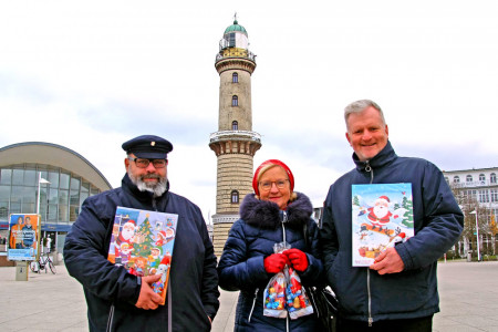 Holger Posselt, Dorothea Penk und Mathias Stagat (v.l.) vom Förderverein Leuchtturm Warnemünde e.V. freuen sich auf das 22. Adventssingen am 1. Advent. Holger Posselt, Dorothea Penk und Mathias Stagat (v.l.) vom Förderverein Leuchtturm Warnemünde e.V. freuen sich auf das 22. Adventssingen am 1. Advent.