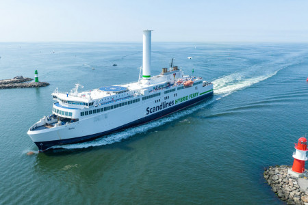 Scandlines ist dabei, das gesamte Kundenerlebnis zu verändern - sowohl online als auch an Bord der Fähren. Das Ziel ist klar: Das Reisen zwischen Deutschland und Dänemark soll einfacher, angenehmer und entspannter werden.//Foto (Archiv): Taslair Scandlines ist dabei, das gesamte Kundenerlebnis zu verändern - sowohl online als auch an Bord der Fähren. Das Ziel ist klar: Das Reisen zwischen Deutschland und Dänemark soll einfacher, angenehmer und entspannter werden.//Foto (Archiv): Taslair