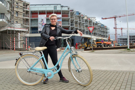 Petra Cavet ist im Dock Inn Warnemünde als Koordinatorin für Kunst, Kultur und Gruppenreisen tätig. Sie freut sich auf die neue Herausforderung.