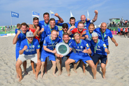 Fußballfieber am Strand von Warnemünde - gelingt den Rostocker Robben der dritte Titelgewinn in Folge?