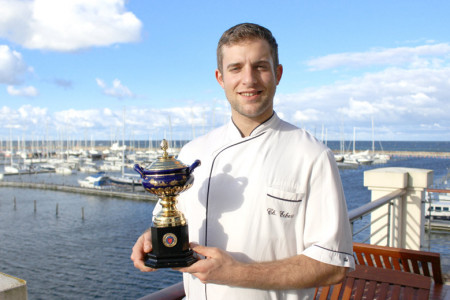 Christoph Eckert ist im Gourmet-Restaurant „Der Butt“ in der Yachthafenresidenz als Koch im Einsatz und gehört zur absoluten Weltspitze.