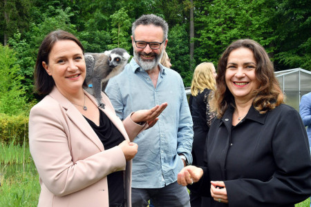 Freuen sich auf die 23. Klassik-Nacht vor voller Kulisse – Zoodirektorin Antje Angeli, Intendant Ralph Reichel und Dramaturgin Corina Wenke (v.l.)