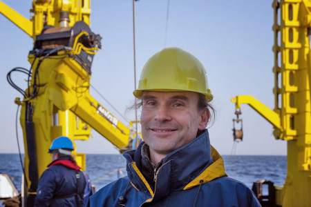 IOW-Forscher Lars Umlauf leitet das Forscherteam bei der 200. Fahrt der „Elisabeth Mann-Borgese“, das im Gotland Becken kleinskalige Meereswirbel untersucht, deren Erforschung für die Verbesserung von Klimavorhersagen wichtig ist. 