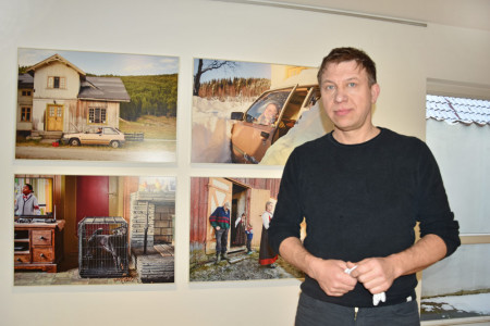 Kurator Gunnar Borbe hat die Fotoschau „nowhere / nirgendwo“ für das Edvard-Munch-Haus Warnemünde zusammengestellt. Gezeigt werden Positionen von acht norwegischen und deutschen Fotografen.