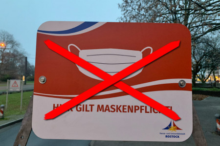 Maskenpflicht und Alkoholverbot in Außenbereichen der Stadt Rostock sind ab sofort aufgehoben.