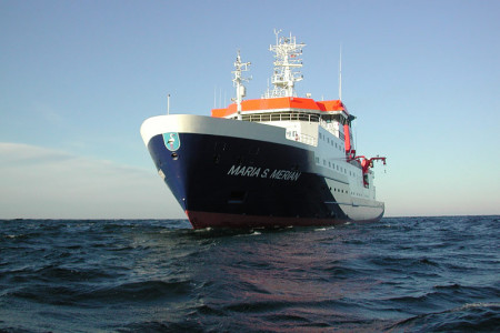 Die "Maria S. Merian" zeichnet sich gegenüber anderen Forschungsschiffen vor allem durch ihre Eisrandfähigkeit aus und ist damit besonders gut für die aktuelle Winterexpedition des IOW geeignet.