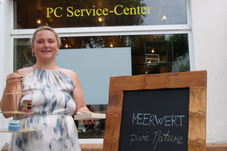 Coworking: Am 1. August eröffnet Jennifer Schnell in der Mühlenstraße 34 ihr Ladengeschäft "MeerWert – Pure Nature". Das Service Center für PCs und Notebooks verbleibt ebenfalls am Standort.
