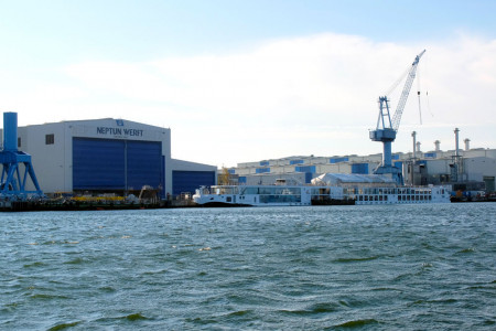 Die Neptun Werft wurde 1850 in Rostock gegründet und gehört heute zur Meyer-Neptun-Gruppe. Seit 2001 werden auf der Neptun Werft Warnemünde wieder Schiffe gebaut. Vorwiegend lange Flusskreuzfahrtschiffe wie die Viking Longships.