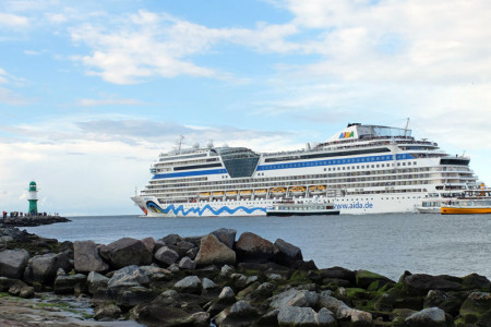 Die Rostocker Reederei Aida Cruises ist Premiumpartner des Cruise Festivals. “AIDAmar” soll die Auslaufparade am Sonnabend anführen.