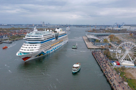 Mit dem Anlauf von „AIDAsol“, morgen früh, endet die diesjährige Hauptsaison der Kreuzfahrtschiffe in Warnemünde.