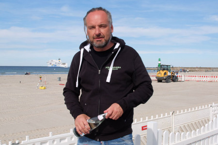 Zum elften Mal ist der Warnemünder Unternehmer Matthias Ludwig Veranstalter des Beachpolo Turniers. 