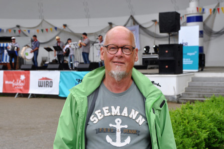 Jörg Bludau organisiert seit 30 Jahren das Warnemünder Sommerfest. 