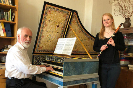 Ulrike Ködding mit der Traversflöte und Reinhard Glende am Cembalo spielen in der Warnemünder Kirche Werke von Bach, Händel, Telemann u.a.