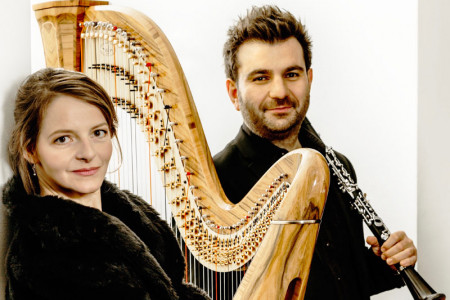 Die Evangelische Kirche Warnemünde lädt zum Konzert für Harfe und Klarinette mit Sophia Warczak  und Alexander Glücksmann.  