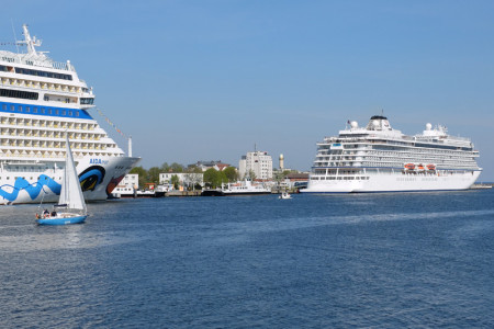 Die heimische Reederei Aida Cruises startet in dieser Saison mit zwei Schiffen insgesamt 43 Mal ab Warnemünde. 