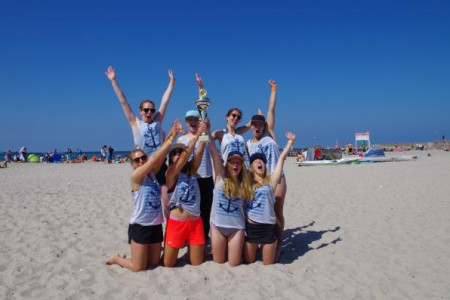 Das 5. Lacrosse Turnier „LAX at the Beach“ endete bei strahlendem Sonnenschein und glücklichen Gewinnern. 