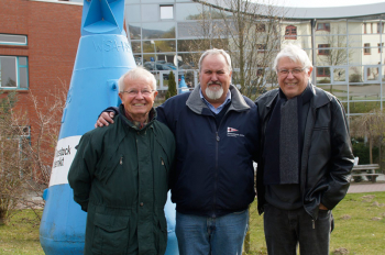 Walter Vogt, Klaus Möller und Gerhard Lau (v.l.) bilden den Vorstand des Warnemünder Leuchtturmvereins.