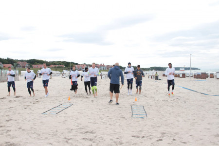 Die Modellathleten der Rostock Seawolves trafen sich gestern zum Intensiv-Workout am AOK Active Beach Warnemünde.