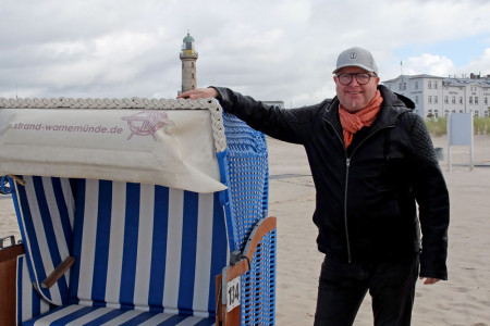 Strandbewirtschafter Matthias Treichel wollte Warnemünde nicht schon im Oktober während der Herbstferien einschlafen lassen und hatte einen Antrag auf Verlängerung der Strandkorbsaison gestellt. Dieser wurde positiv entschieden.
