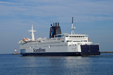 Die Tage der "Prins Joachim" auf der Route Rostock-Gedser sind gezählt. Aller Voraussicht nach soll im Dezember das neue Fährschiff "Berlin" zum Einsatz kommen. Scandlines präsentierte jetzt die neuen Fahrpläne und Tarife. 