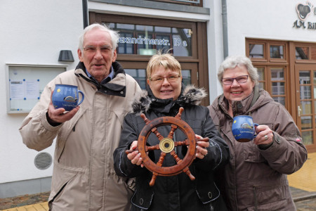 Sie wissen, wo‘s langgeht: Hansi Richert, Astrid Voß und Inge Regenthal – Vorstandsmitglieder des Warnemünde Vereins. 