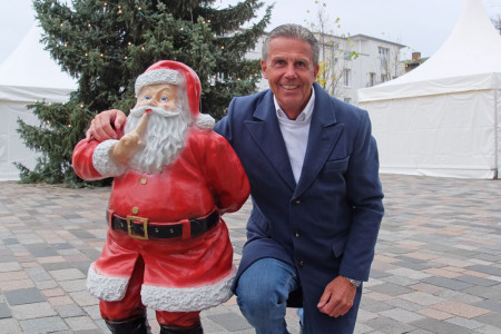 Vorstandsmitglied des HGV, Michael Paasch, lässt sich seinen Optimismus nicht nehmen und freut sich auf die 11. Warnemünder Weihnachtszeit.